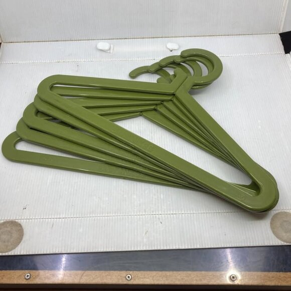 Vtg 1970 Baronet Toronto Canada green lucite clothe hanger lot of 5 - Picture 1 of 3
